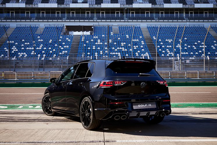 Golf R Black Edition