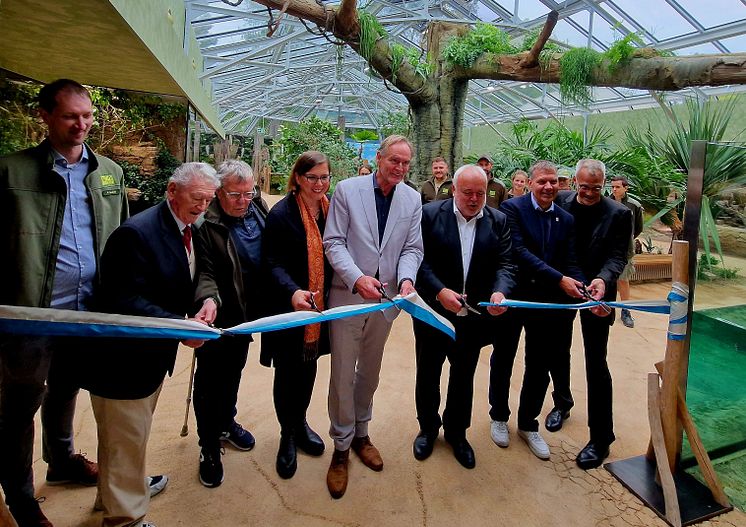 Teilnehmer u.a. Oberbürgermeister  Burkhard Jung (4.v.r.) und Zoo-Direktor Prof. Dr. Jörg Junhold (3.v.r.) 