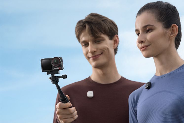 DJI Mic Mini Transmitter (Arctic White+DJI Mic Mini Transmitter (Infinity Black) Connecting with OA5Pro Combo.jpg