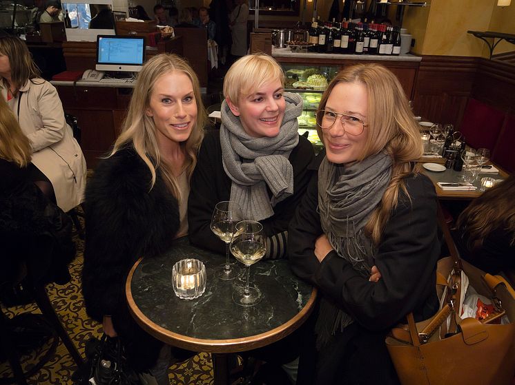 Filippa, Sandra och Emilie - Bibliotekstans shoppingkväll