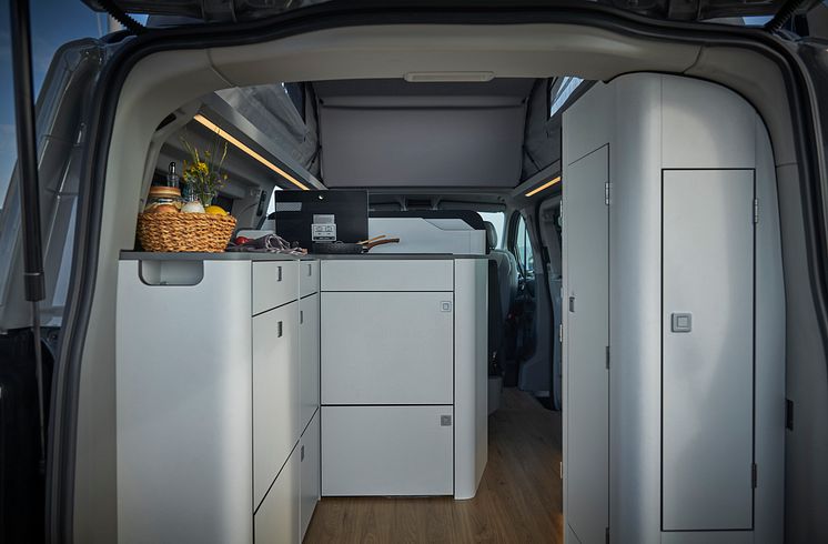2024FordTransitNuggetLWBTitanium_10_wardrobe_area_2.jpg
