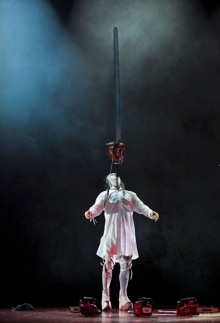 Cirkus Cirkör "Wear it like a crown" - Nerves of steel - Jesper Nikolajeff