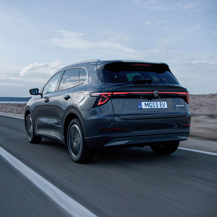 MGS5 WLTP 480km (64 kWh Comfort).jpg
