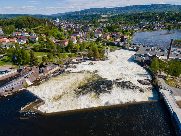 Hønefoss kraftstasjon og Hønefossen mai 2024