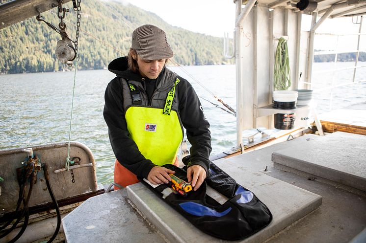 OceanSignal-AIS-PLB3-install-LifeJackets.jpg