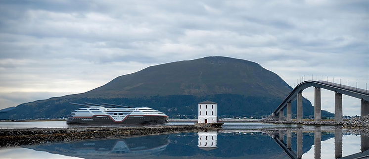 Sea Zero concept visualisation sails down_Credit: Vard Design