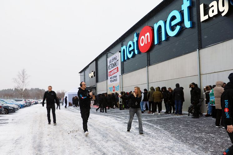 Nu slår NetOnNet upp portarna till sin nya Lagershop i Södertälje