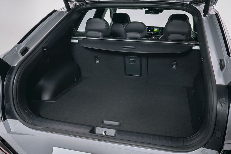 kia-new-ev6-my25-wolf-grey-studio-interior-highres-23.jpg