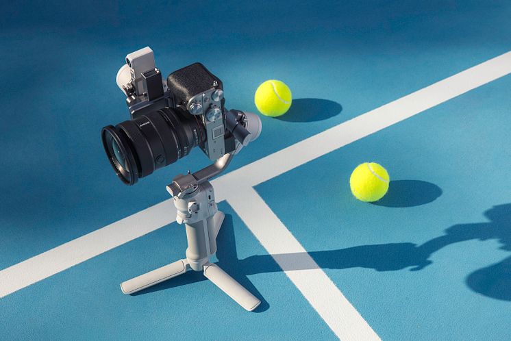 RS 4 Mini + AI300  Tennis Lifestyle Vertical shoot (frontward).jpg