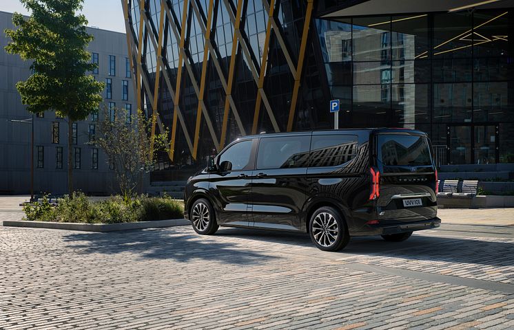 2022 FORD TOURNEO  (1).jpg