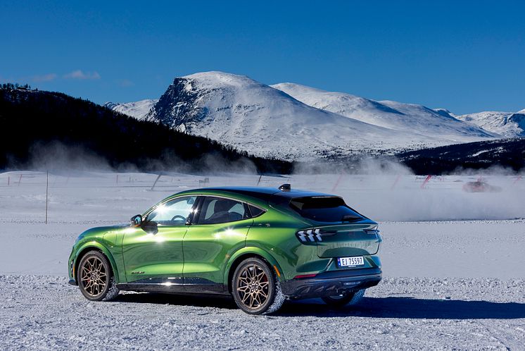 2024 Mustang Mach-E GT Gol (1).jpg