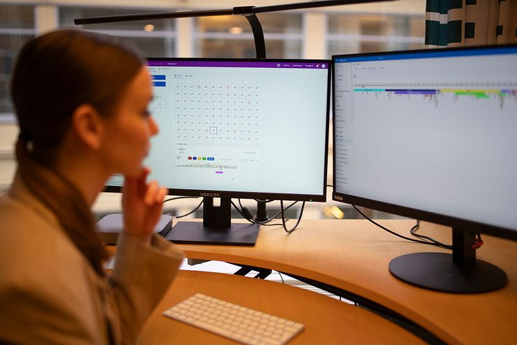 Anocca bioengineer analysing data