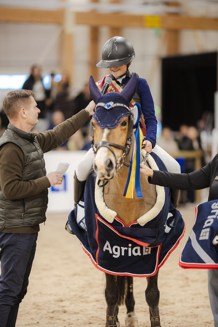 1. Lilly Lindell - Sturevallens Mira, Vellinge Hästsportförening JHS 2024 - Agria Pony Trophy - Final Kat. C-68.jpg