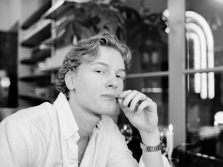 Hannes Aitman.Photographer Axel Ahlgren.Looking Back.Pressbild.jpg