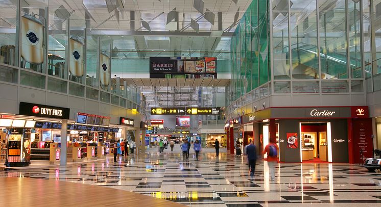 Terminal 3 transit retail area
