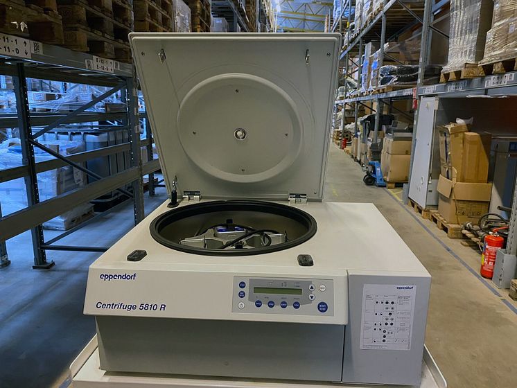 2b Centrifuge - EPPENDORF 5810R.jpg