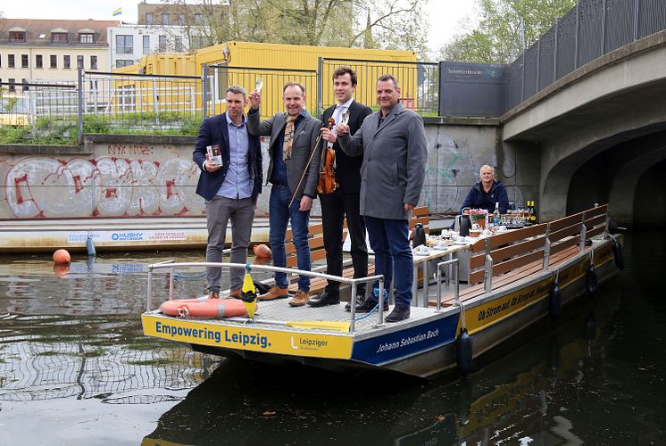 Stadthafen Leipzig - Motorboot "Johann Sebastian Bach"