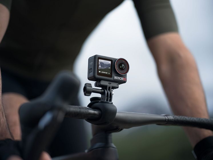 Osmo Action 5 Pro_Road Cycling_Flexible Mount_01.jpg