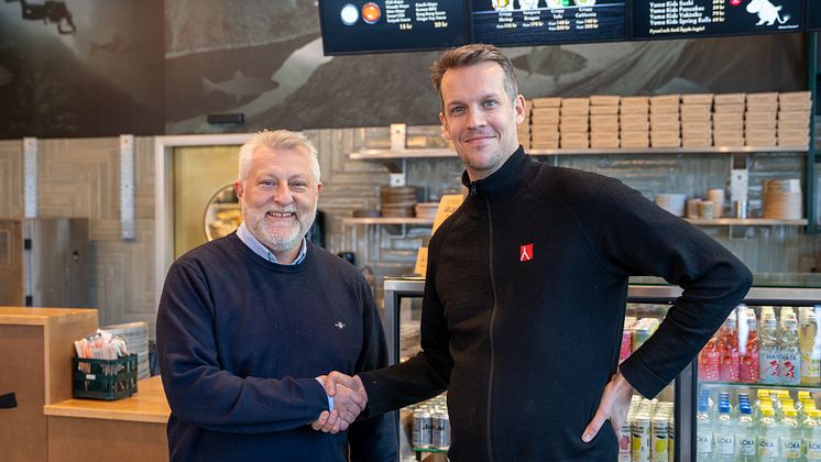 SushiYama och Kvalitetsfisk förlänger avtal/samarbete - Handslag