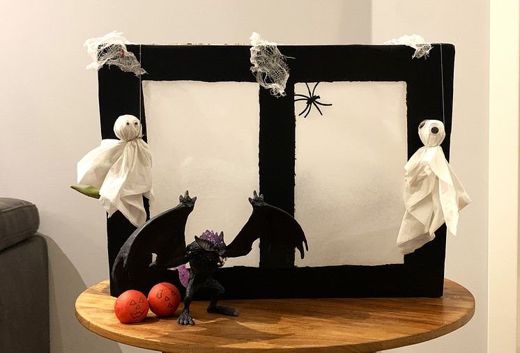 Halloween Haunted-house windows