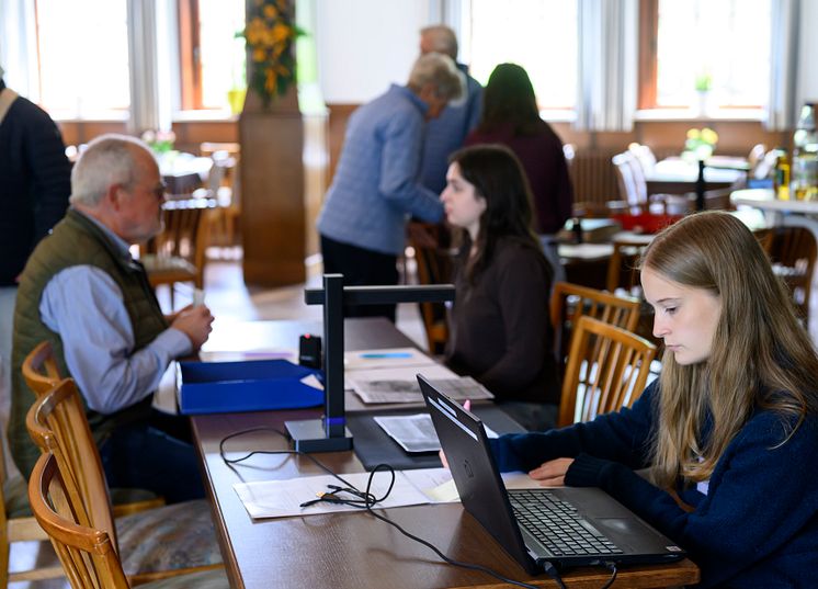 Ein Saal voller Geschichten | Erzählcafé der Kulturwissenschaften an der Universität Vechta zeigt zentrale Bedeutung in ländlichen Transformationsprozessen auf 
