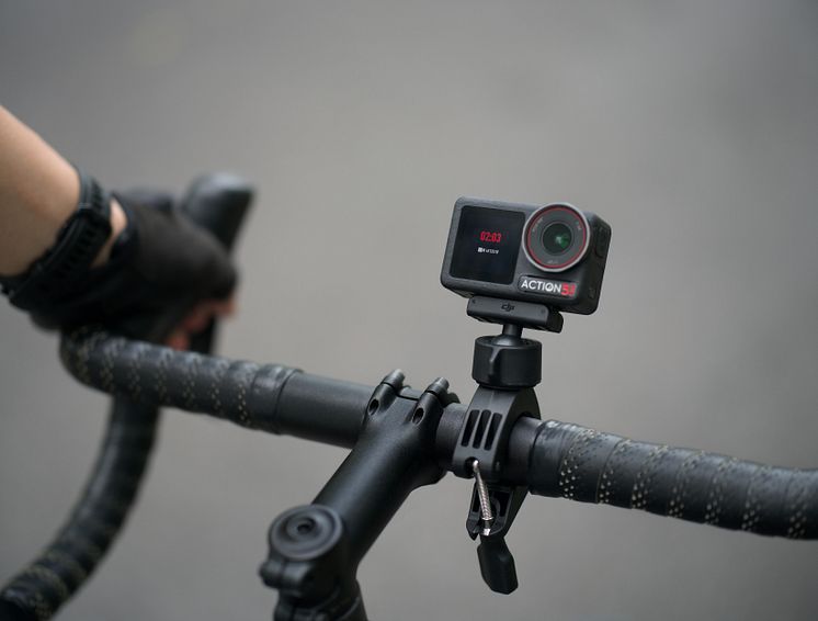 Osmo Action 5 Pro_Road Cycling_Always On Display.jpg