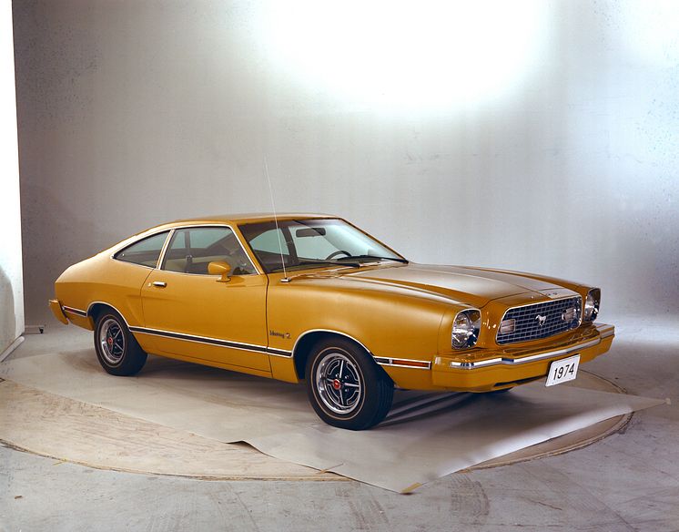 Gen2-ford_mustang-II_1974_Mustang 60.jpg