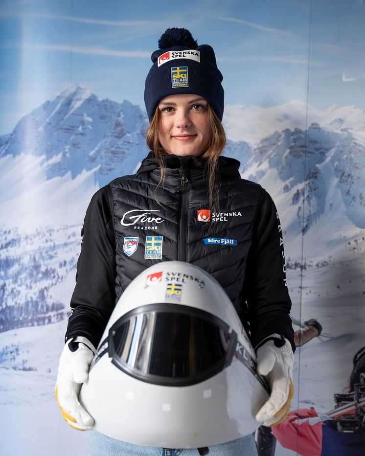 Agnes Abrahamsson speedski porträtt.JPG