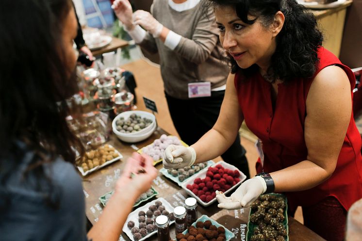 Pravsmakande på Chokladfestivalen. Foto: Stefan Bladh