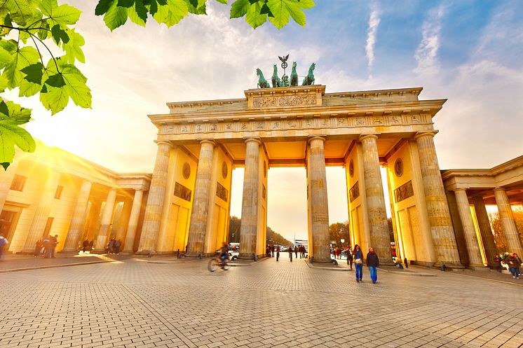 Berlin_Brandenburger_Tor_am_Pariser_Platz.jpg