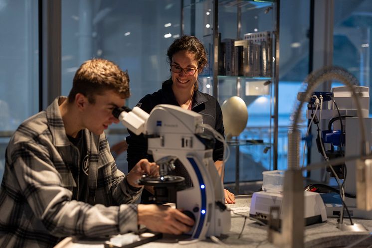 Lecturing-MS-Fridtjof-Nansen-HGR-152395- Photo_Rune_Kongsro (1).jpg