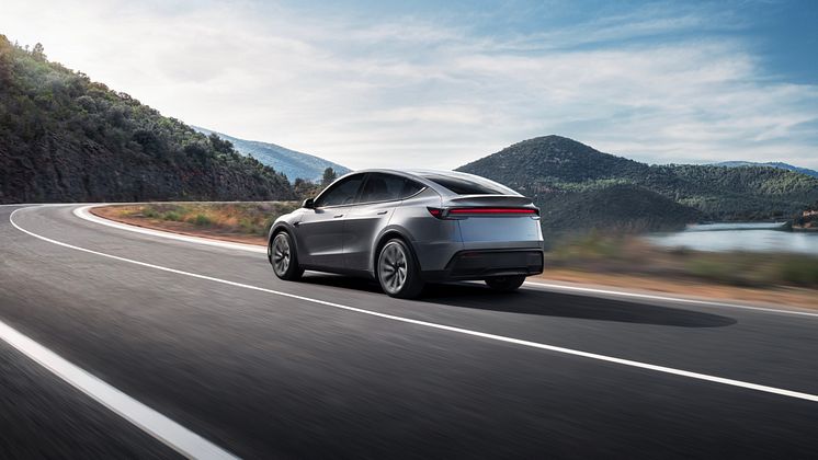 Tesla - New Model Y 2.jpg