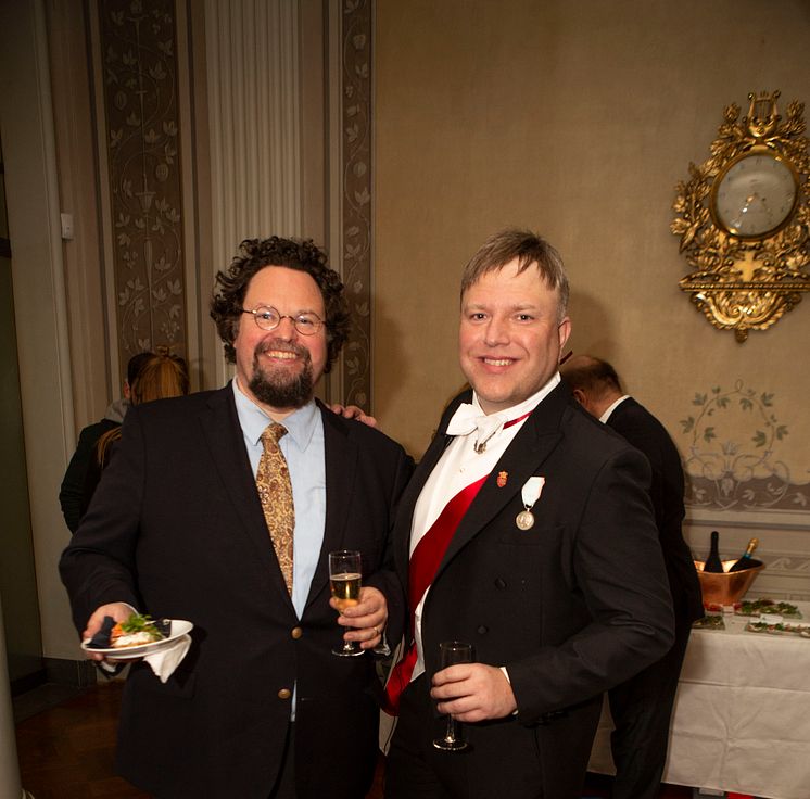 Edward Blom och "Royal Roger" Lundgren under minglet i Kungliga väntsalen