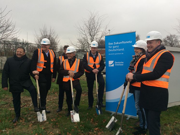 Spatenstich zum Glasfaser-Ausbau in Kempen