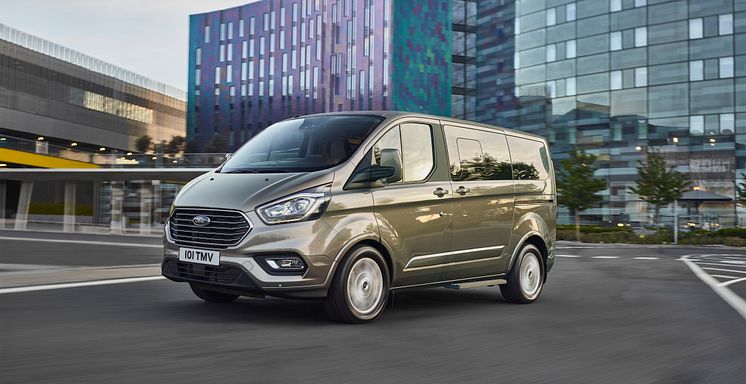 2017_Ford_Tourneo_15