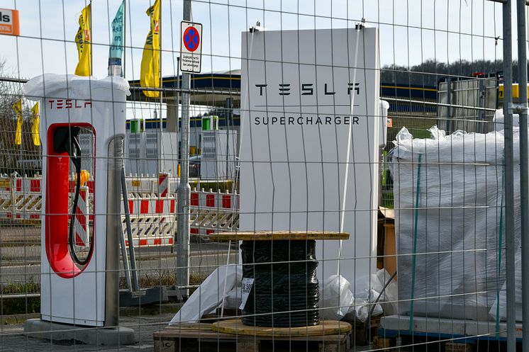 En Tesla Supercharger_Applus+ Bilsyn