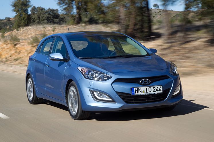 Hyundai i30 skrått forfra høyre