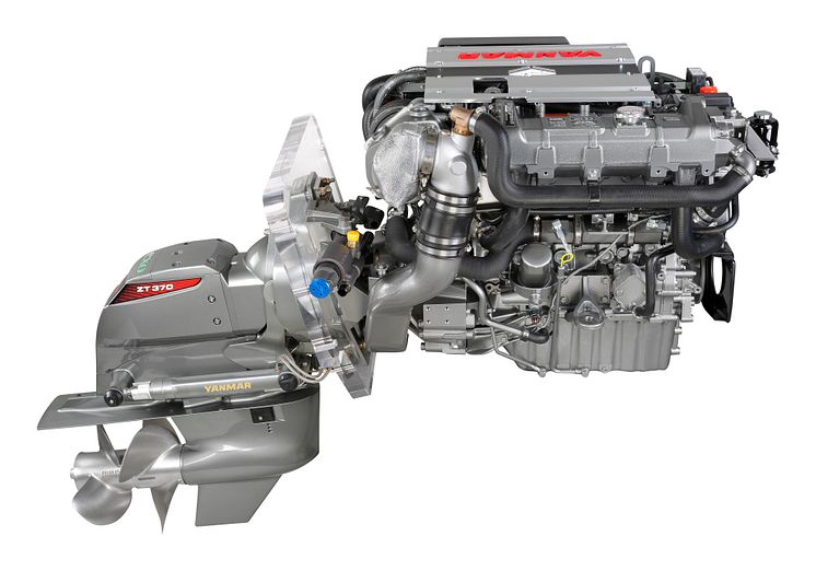 Hi-res image - YANMAR - YANMAR 4LV marine diesel engine with ZT370 sterndrive