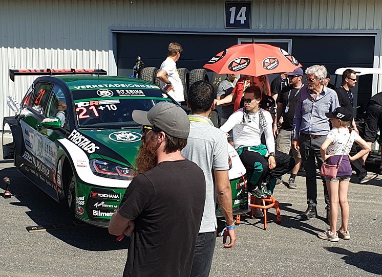 Pit meeting - publiken välkomnas träffa alla TCR-team.