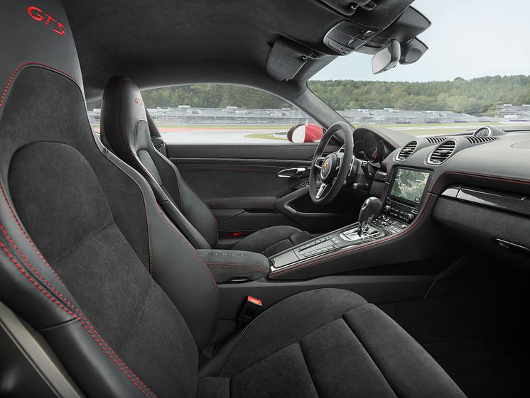 718 GTS interior