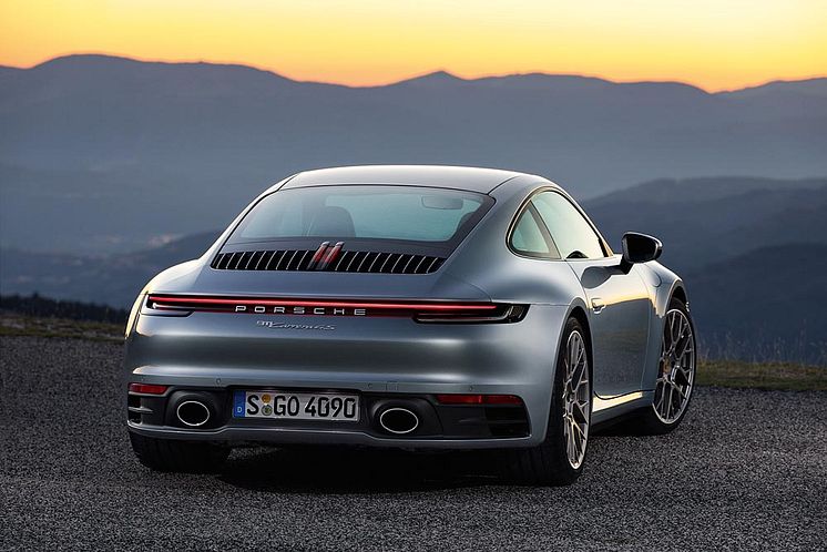 Porsche 911 (992)_4