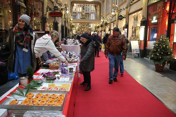 Großer Erfolg: Bärenherz-Weihnachtsbasar 2015