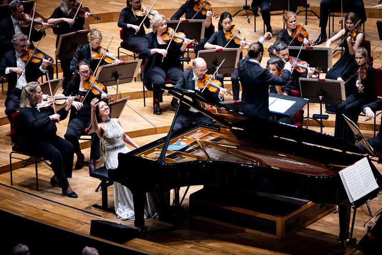 Magnus Fryklund och Alexandra Dariescu 