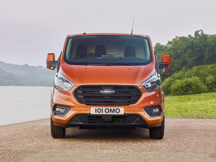 2017_Ford_Transit_08