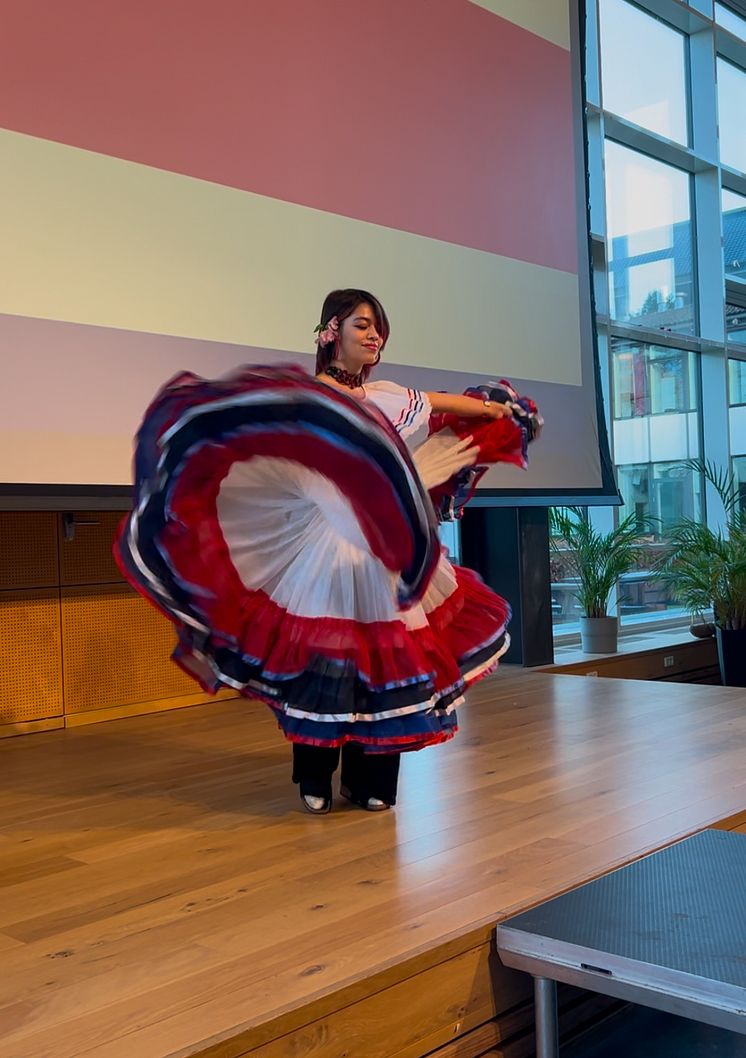 1733384276-img_5542-2.jpg