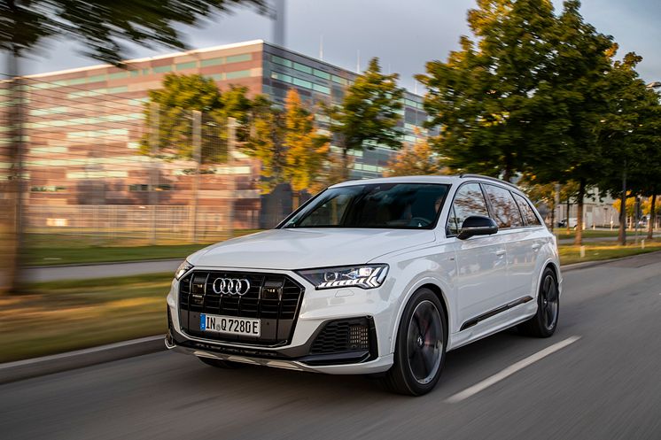 Audi Q7 TFSI e quattro (PHEV)