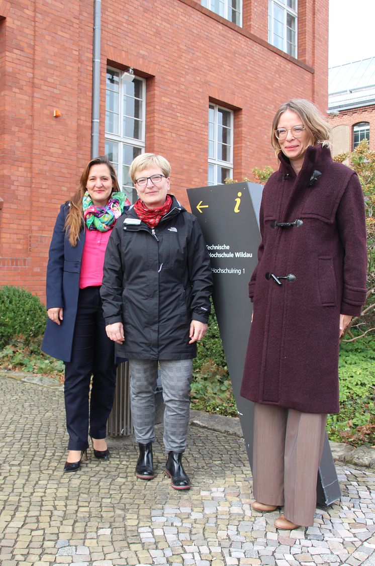 Abgeordnete von Bund und Land auf Informationsbesuch an der TH Wildau