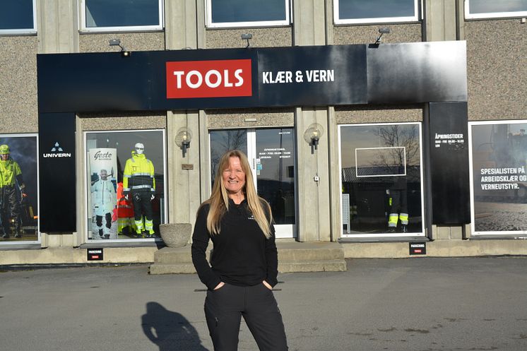 Elin Martinsen, TOOLS Klær & Vern, Kjeller