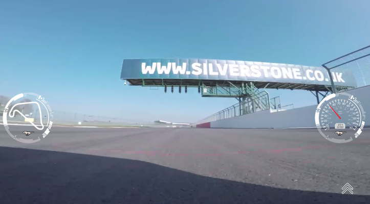 Sett deg bak rattet på nye Ford Mustang V8 på Silverstone racerbanen i en fantastisk interaktiv video