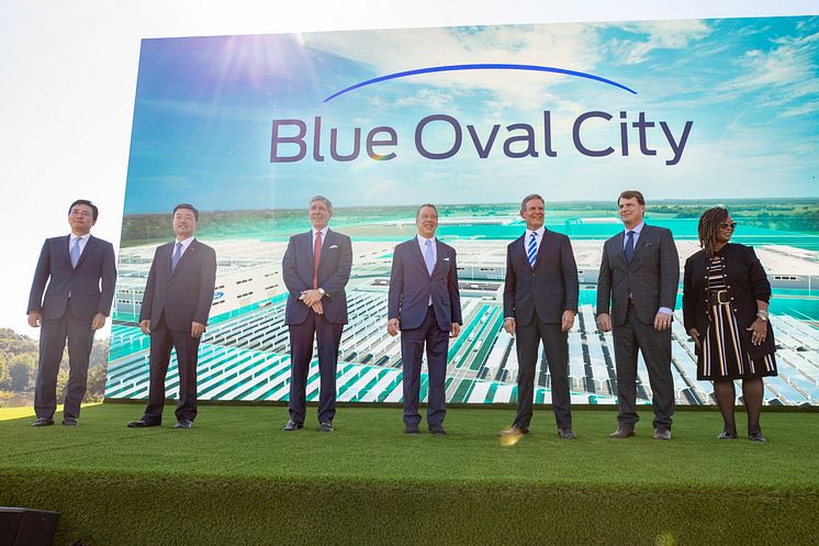 Blue Oval City_celebration_03